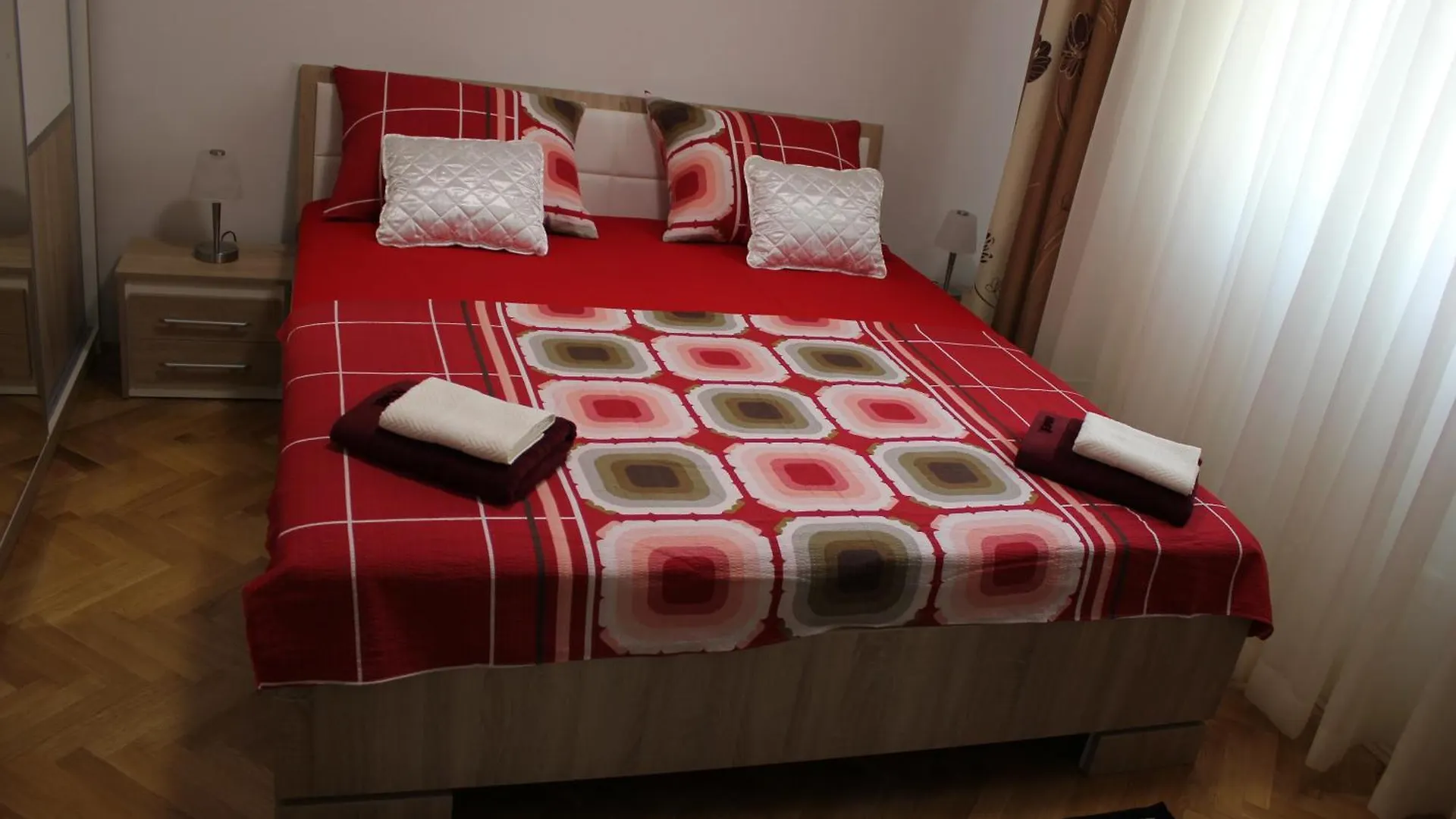 Deluxe Apartment Manuela With Balcony Top Center Split Guest house