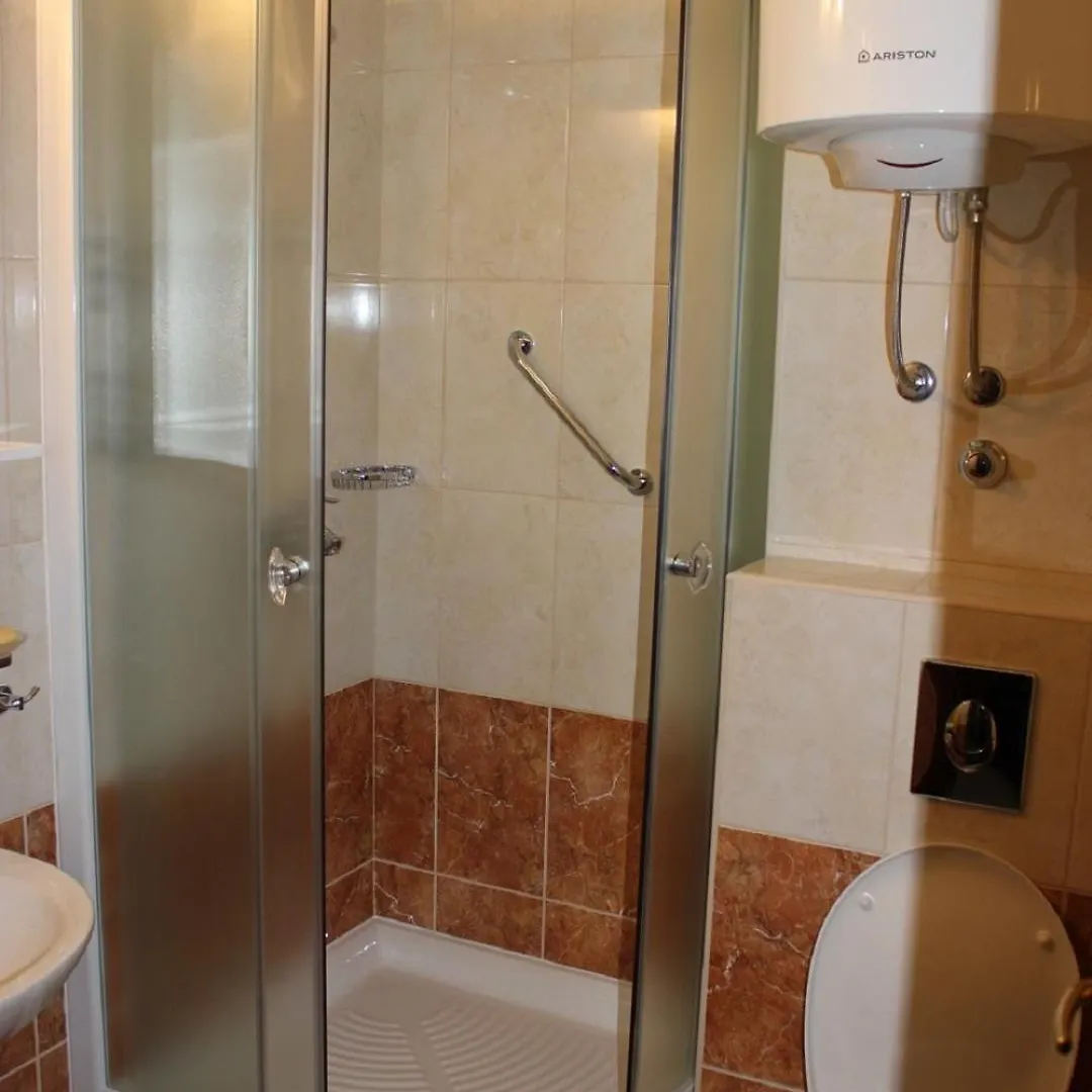 Guest house Deluxe Apartment Manuela With Balcony Top Center Split