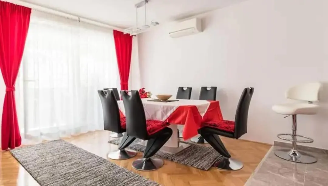 Deluxe Apartment Manuela With Balcony Top Center Split 3*,